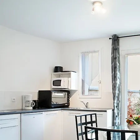 Apartment Avec Terrasse *