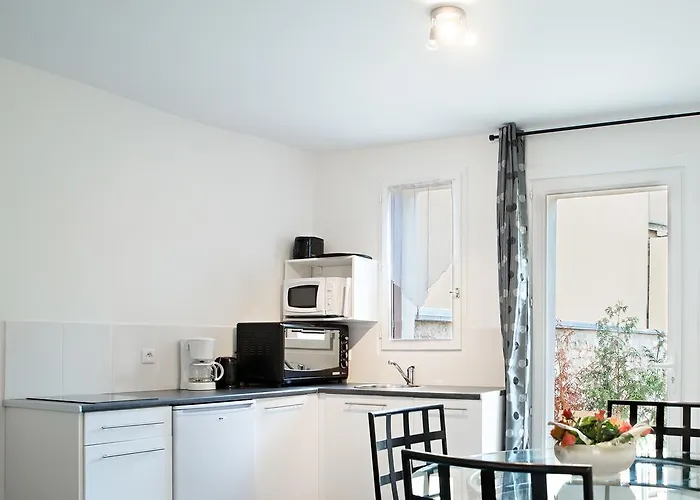 Apartment Avec Terrasse *