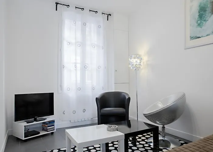 Apartment Avec Terrasse *